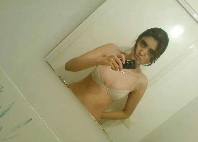 https://www.antarvasnaphotos2.com/wp-content/uploads/2020/12/shower-me-hot-sexy-desi-girl-photo.jpg