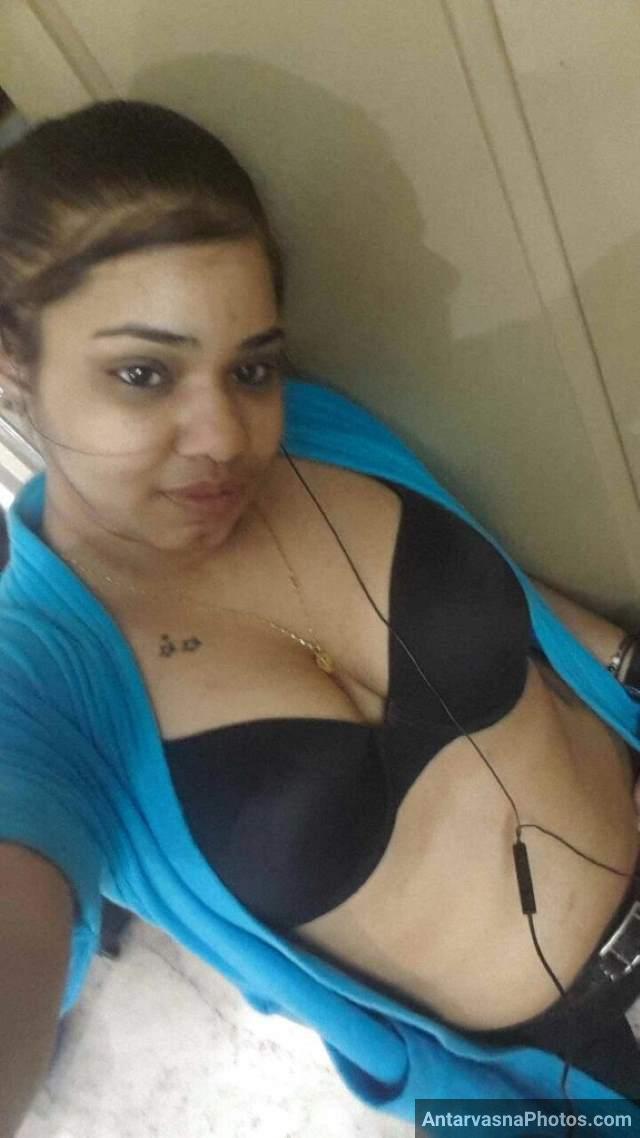 https://www.antarvasnaphotos2.com/wp-content/uploads/2021/01/aunty-ki-black-bra-me-hot-photo-yaar-ke-liye.jpg