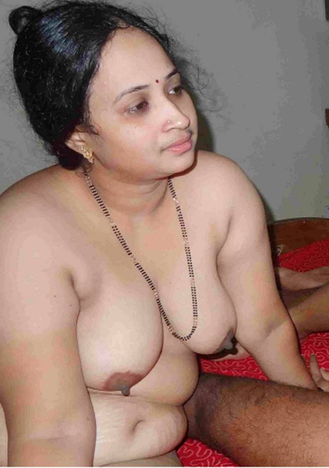 https://www.antarvasnaphotos2.com/wp-content/uploads/2021/01/bed-me-husband-ke-sath-nude-masti.jpg