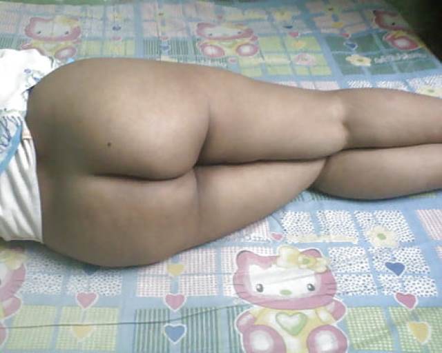 https://www.antarvasnaphotos2.com/wp-content/uploads/2021/01/bed-me-nude-ho-apni-gaand-aur-chikni-legs-ki-pic.jpg