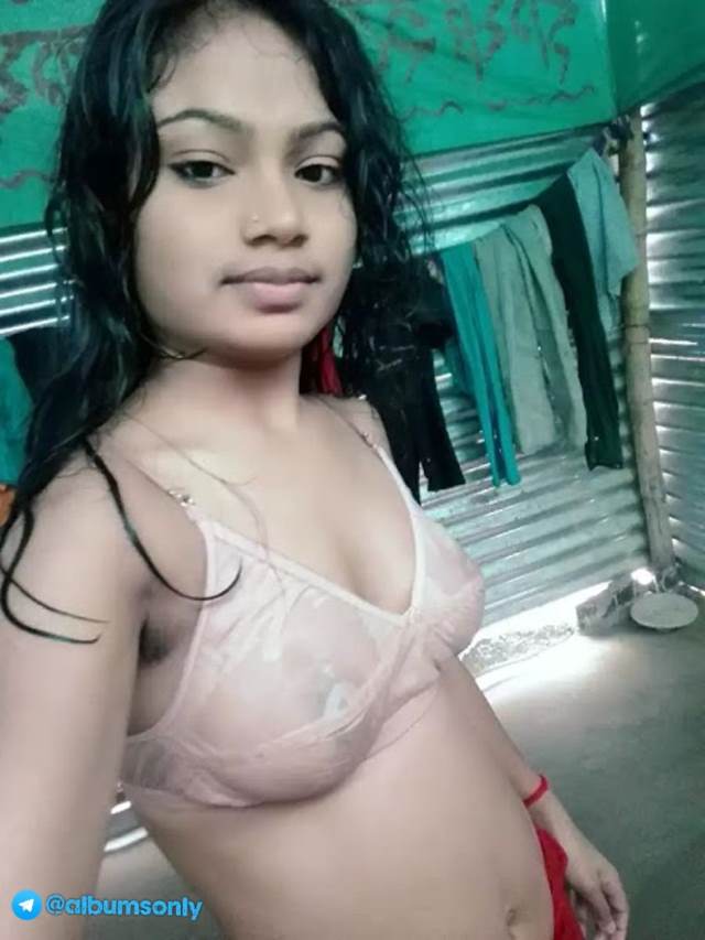 https://www.antarvasnaphotos2.com/wp-content/uploads/2021/01/bra-me-boobs-ki-selfie-leti-hot-sexy-girl.jpeg