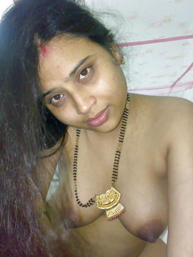 https://www.antarvasnaphotos2.com/wp-content/uploads/2021/01/desi-hot-nude-aunties-boob-photos.jpg