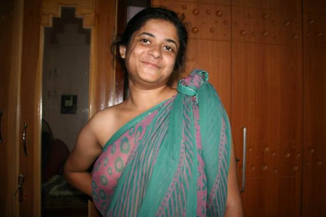 https://www.antarvasnaphotos2.com/wp-content/uploads/2021/01/nude-aunty-saree-lapetkar-masti-karti-hui.jpg