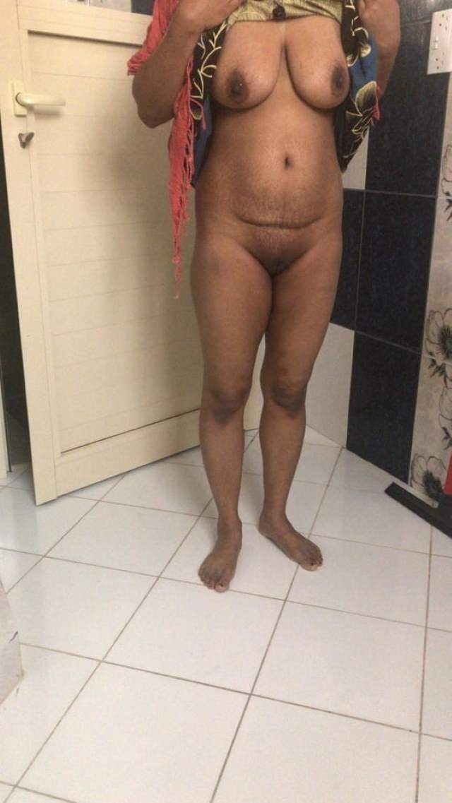 https://www.antarvasnaphotos2.com/wp-content/uploads/2021/01/nude-indian-girl-pussy-and-big-boobs-show.jpg