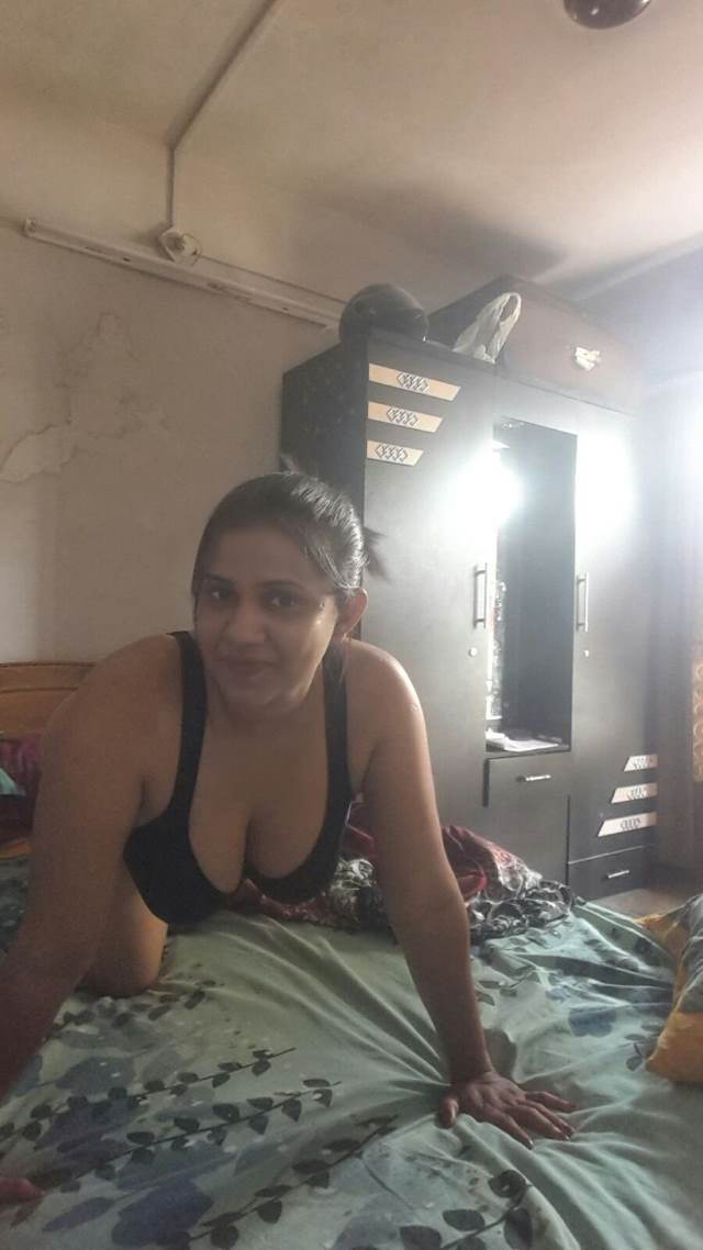 https://www.antarvasnaphotos2.com/wp-content/uploads/2021/01/rajasthan-aunty-ke-big-juicy-milky-boobs.jpg