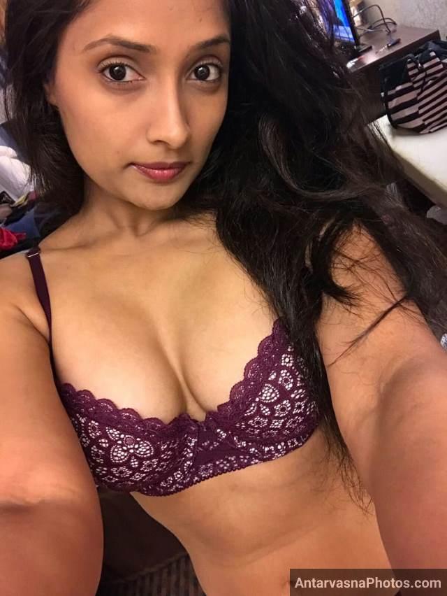 https://www.antarvasnaphotos2.com/wp-content/uploads/2021/02/Chuchi-ki-photos-click-karti-salma-new-bra-me-Antarvasna-photos.jpg