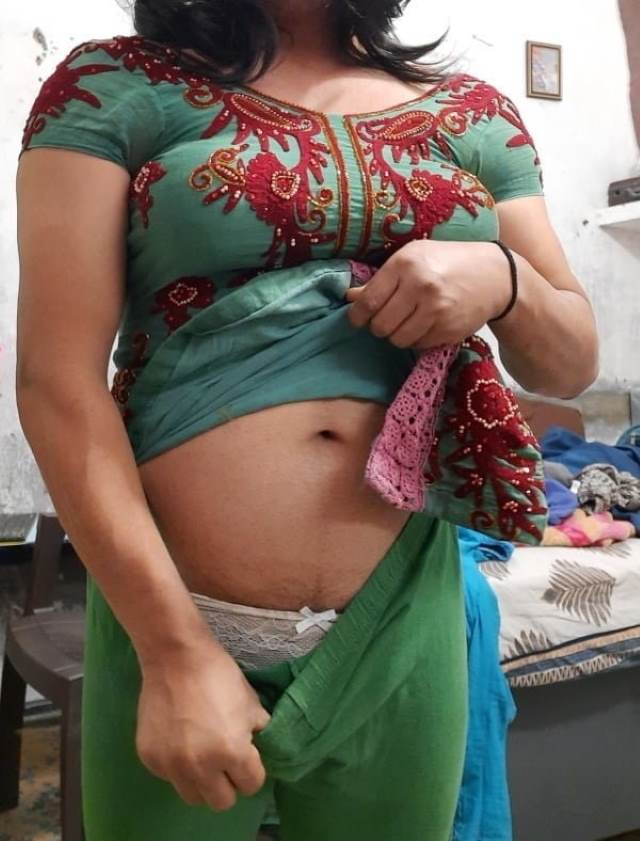 https://www.antarvasnaphotos2.com/wp-content/uploads/2021/02/Hot-bhabhi-hairy-pussy-photos-Antarvasna-photos.jpg