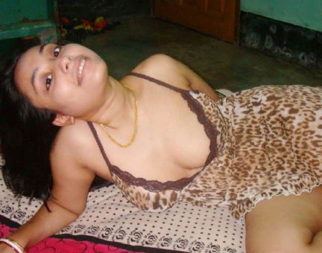 https://www.antarvasnaphotos2.com/wp-content/uploads/2021/02/Saggy-Boobs-Naked-Bihari-Girls-Photo.jpg