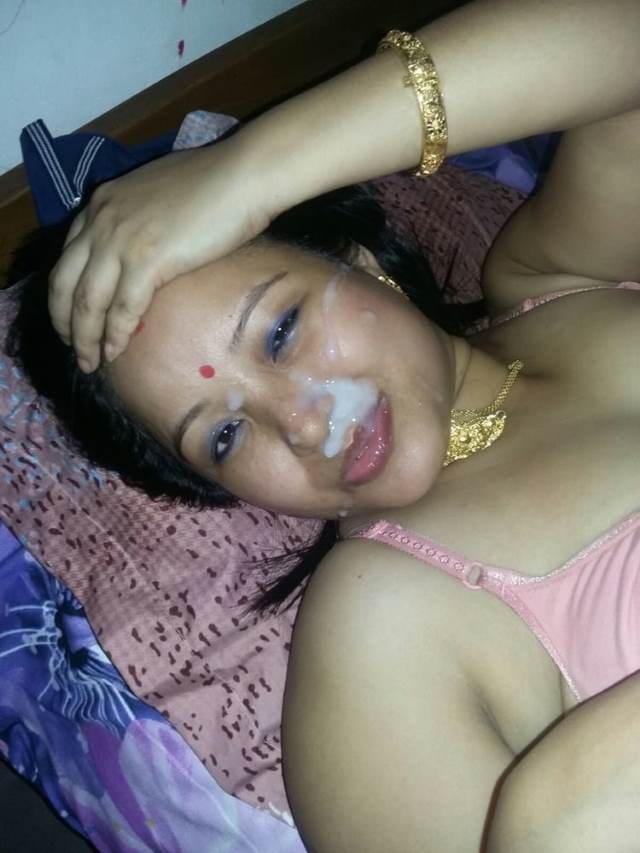 https://www.antarvasnaphotos2.com/wp-content/uploads/2021/02/aunty-ka-face-covered-with-cum-of-boyfriend-pic.jpg