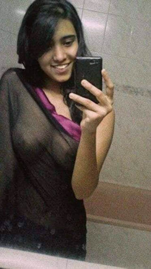 https://www.antarvasnaphotos2.com/wp-content/uploads/2021/02/bathroom-me-nangi-ladki-ki-photo.jpg