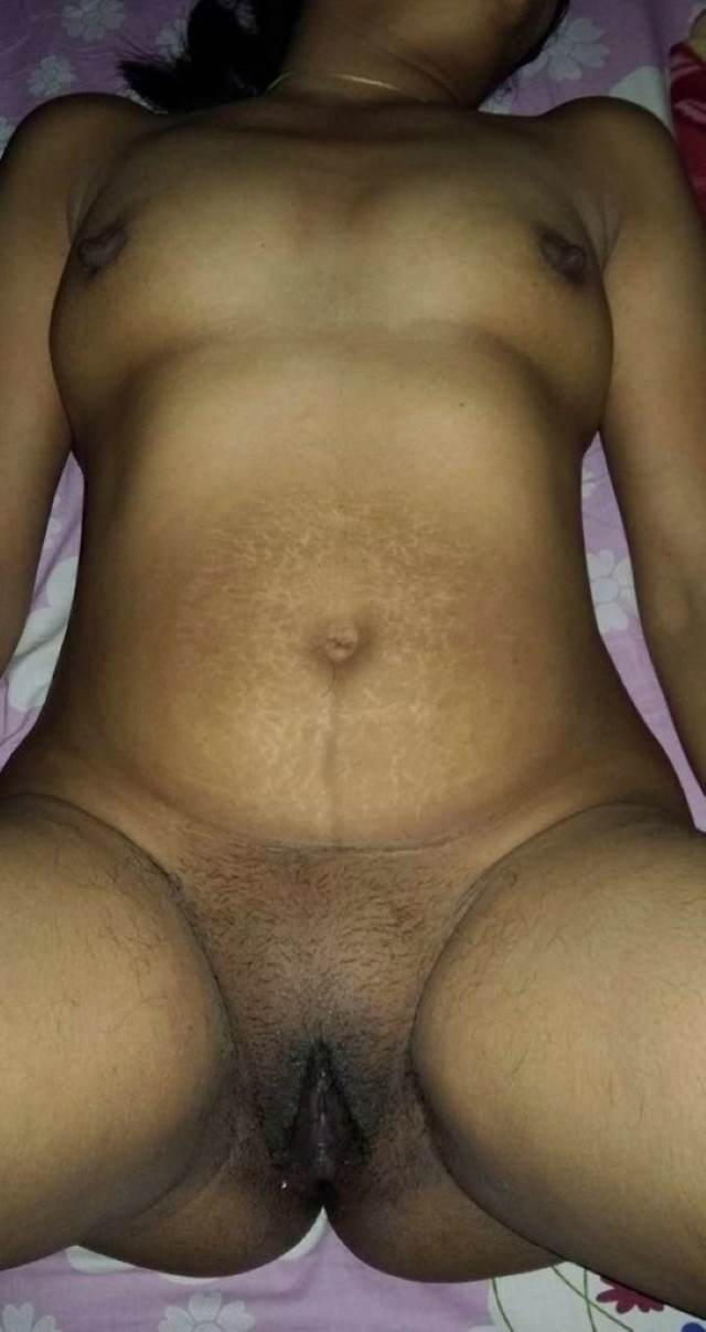 https://www.antarvasnaphotos2.com/wp-content/uploads/2021/02/bistar-par-nude-indian-girls-tight-pussy-pics.jpeg