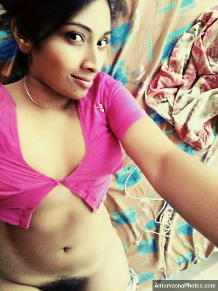 https://www.antarvasnaphotos2.com/wp-content/uploads/2021/02/blouse-ke-button-khol-apni-hairy-pussy-pic-selfie-leti-girl.jpg