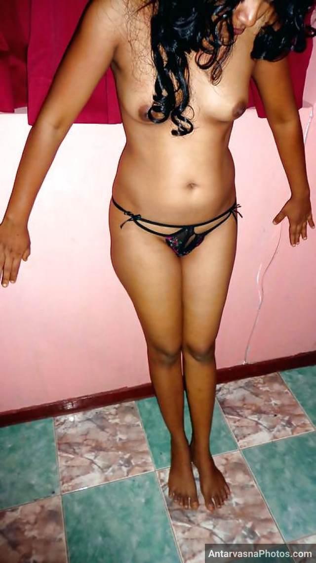 https://www.antarvasnaphotos2.com/wp-content/uploads/2021/02/firm-boobs-wali-aunty-ki-choti-black-panty-me-pic.jpg