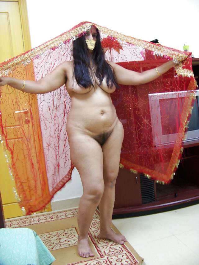 https://www.antarvasnaphotos2.com/wp-content/uploads/2021/02/nude-indian-aunty-ka-mujara-dance.jpg