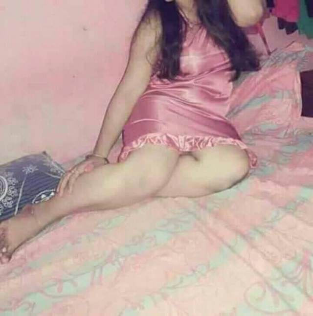 https://www.antarvasnaphotos2.com/wp-content/uploads/2021/02/padosan-sex-photos-ke-liye-nighty-me-leti-hui.jpg