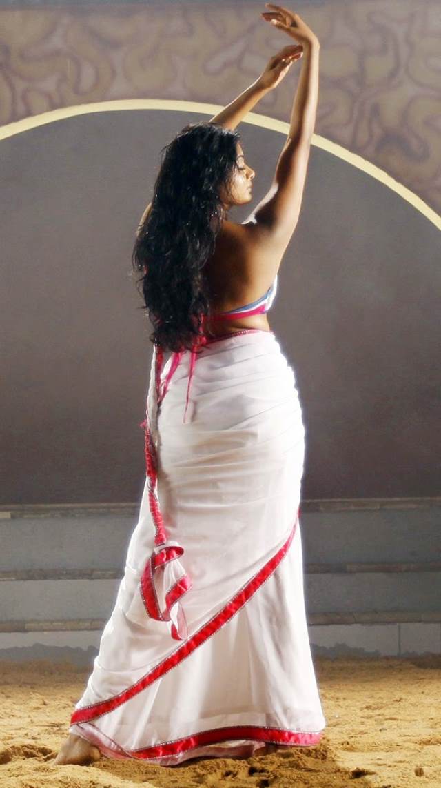 https://www.antarvasnaphotos2.com/wp-content/uploads/2021/02/sexy-indian-girl-in-saree-without-blouse-pics.jpg