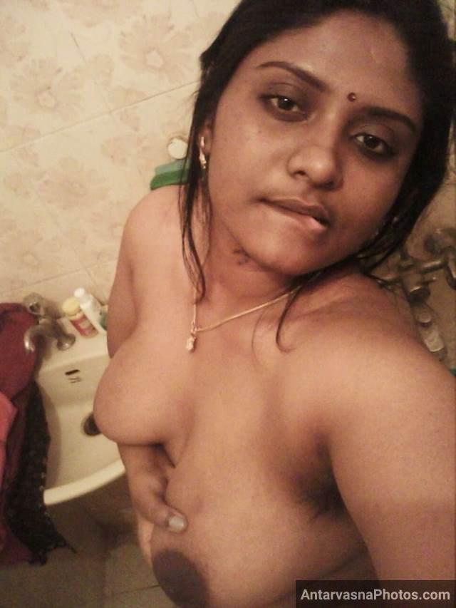 https://www.antarvasnaphotos2.com/wp-content/uploads/2021/02/sexy-indian-maal-pressing-own-boobies.jpg