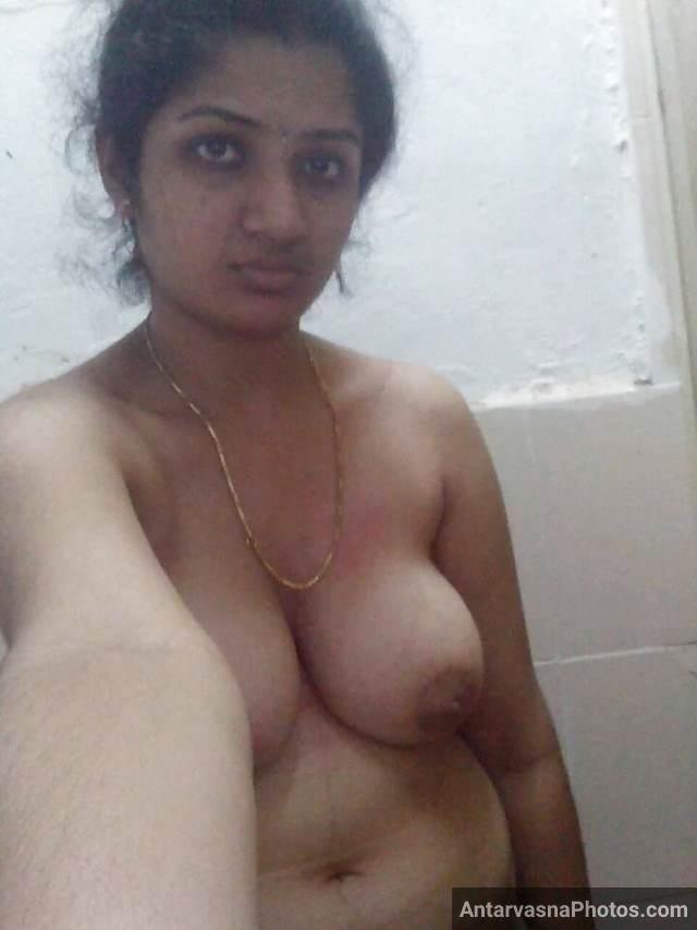 https://www.antarvasnaphotos2.com/wp-content/uploads/2021/02/shower-lene-se-pahle-nude-ho-selfie-leti-chudasi-aunty-pic.jpg