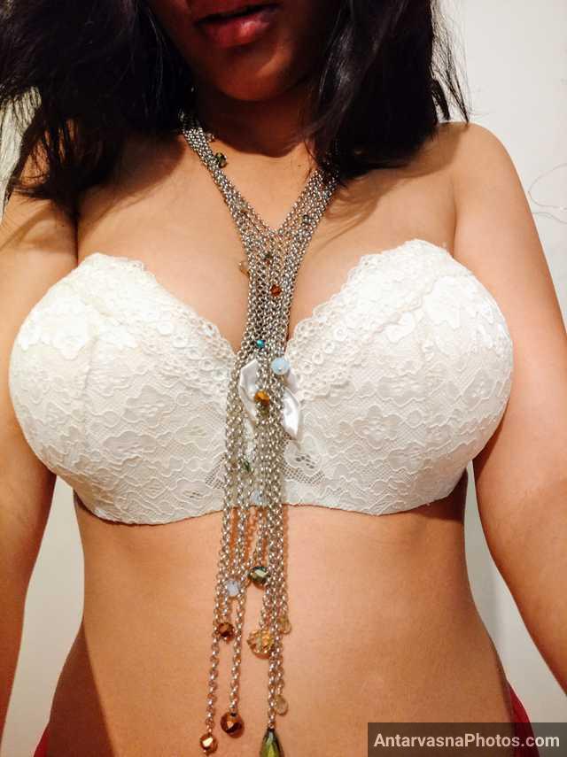 https://www.antarvasnaphotos2.com/wp-content/uploads/2021/03/white-bra-me-dolly-ke-big-boobs-photos.jpg