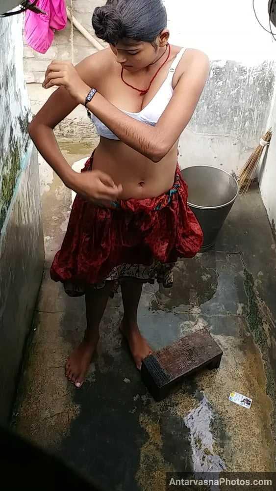 https://www.antarvasnaphotos2.com/wp-content/uploads/2021/06/desi-sali-village-bathroom-pics.jpg