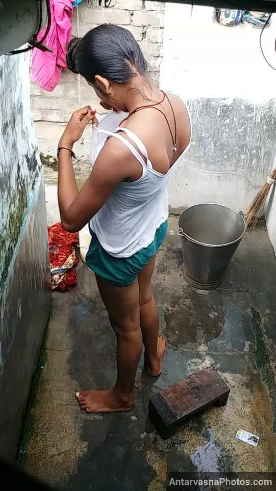 https://www.antarvasnaphotos2.com/wp-content/uploads/2021/06/desi-village-sali-xxx-bathroom-pics.jpg