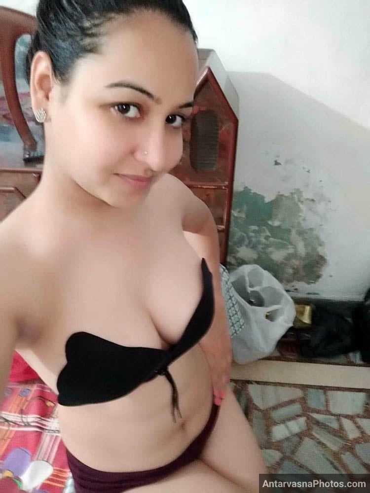 https://www.antarvasnaphotos2.com/wp-content/uploads/2021/06/kanpur-bhabhi-hot-pics-xxx.jpg