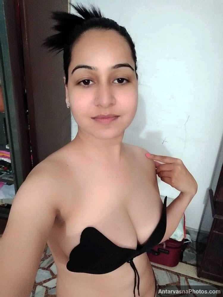 https://www.antarvasnaphotos2.com/wp-content/uploads/2021/06/nidhi-bhabhi-showing-boobs.jpg