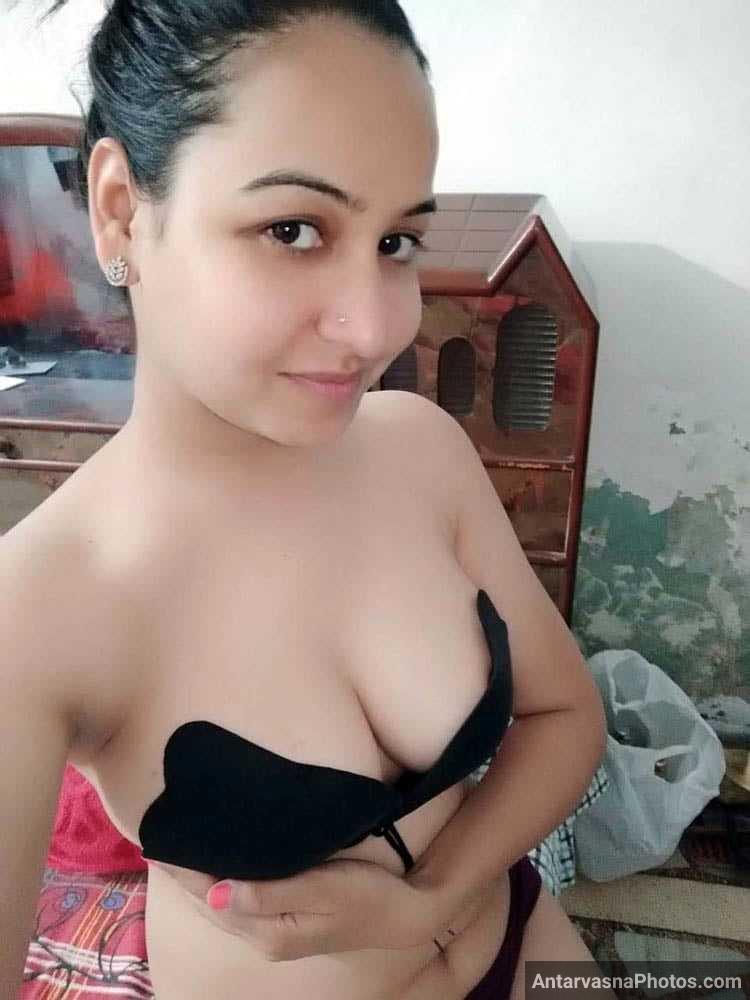 https://www.antarvasnaphotos2.com/wp-content/uploads/2021/06/nidhi-kanpur-bhabhi-sexy-pose.jpg