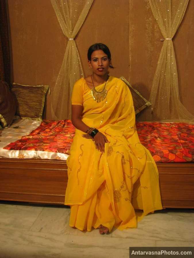 https://www.antarvasnaphotos2.com/wp-content/uploads/2021/06/saree-wali-hot-bhabhi.jpg