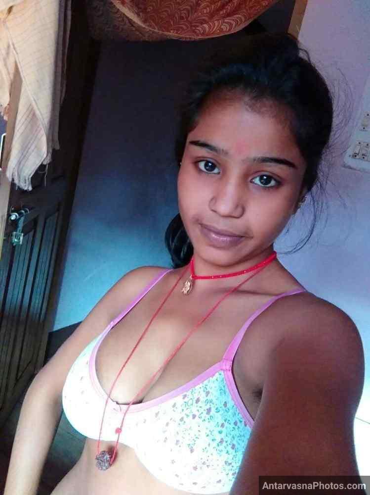 https://www.antarvasnaphotos2.com/wp-content/uploads/2021/07/indian-dehati-girl-bra-selfie.jpg