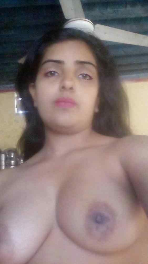 https://www.antarvasnaphotos2.com/wp-content/uploads/2021/07/tharki-bhabhi-boobs-photo.jpg