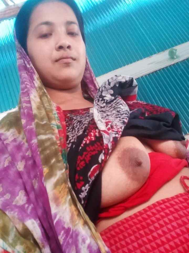 https://www.antarvasnaphotos2.com/wp-content/uploads/2021/07/village-aunty-blouse-boobs-uimag.jpg