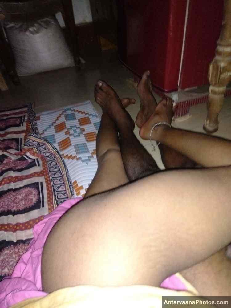 https://www.antarvasnaphotos2.com/wp-content/uploads/2021/07/young-indian-wife-nude-pics.jpg