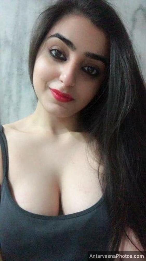 https://www.antarvasnaphotos2.com/wp-content/uploads/2021/08/sexy-indian-amateur-girls-sexy-pics-40.jpg