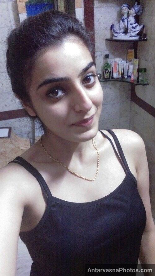 https://www.antarvasnaphotos2.com/wp-content/uploads/2021/08/sexy-indian-amateur-girls-sexy-pics-49.jpg