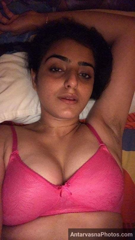 https://www.antarvasnaphotos2.com/wp-content/uploads/2021/08/sexy-indian-amateur-girls-sexy-pics-57.jpg