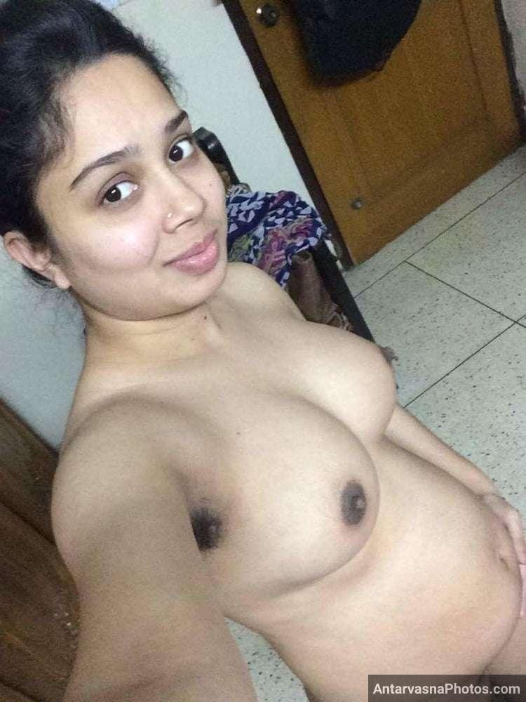 https://www.antarvasnaphotos2.com/wp-content/uploads/2021/08/sexy-marathi-big-boobs-bhabhi-girlfriend-selfies-26.jpg