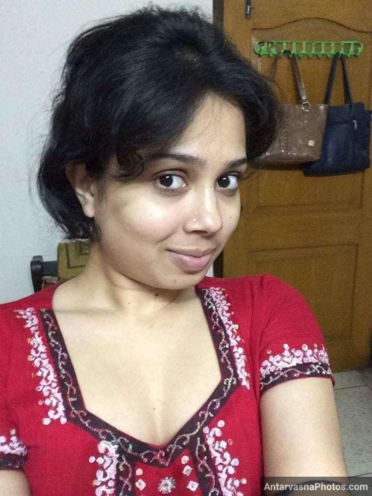 https://www.antarvasnaphotos2.com/wp-content/uploads/2021/08/sexy-marathi-big-boobs-bhabhi-girlfriend-selfies-30.jpg