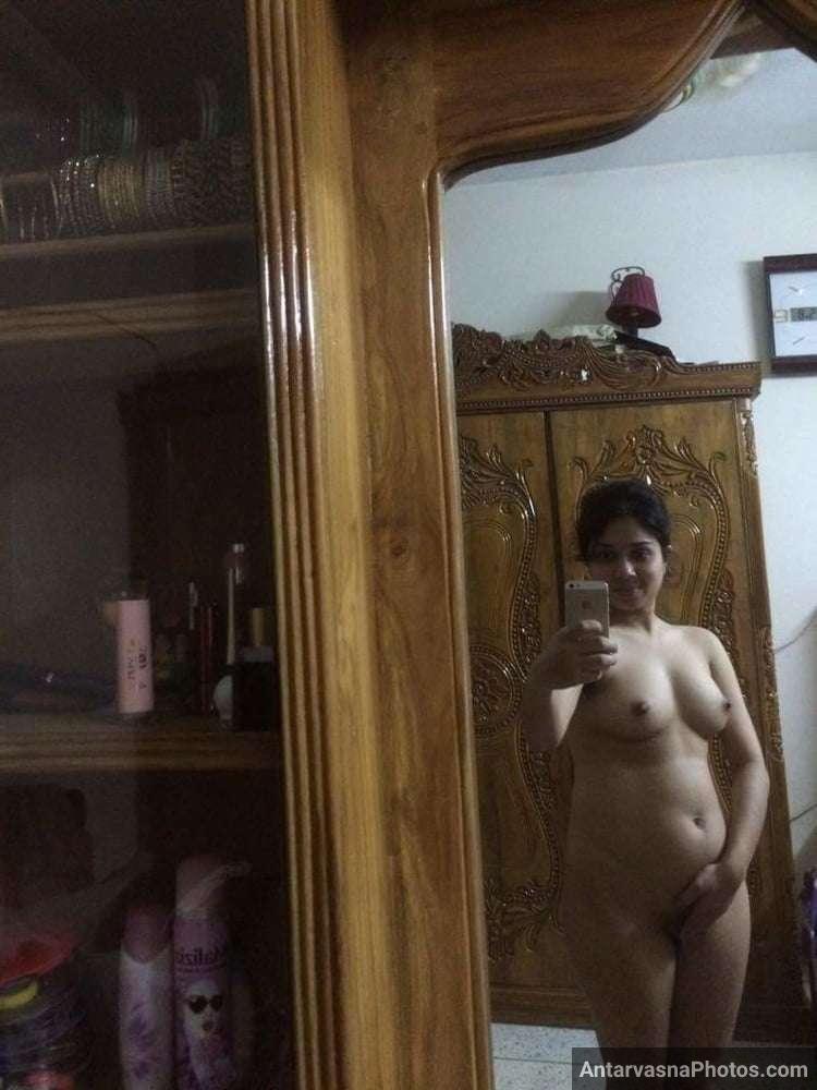 https://www.antarvasnaphotos2.com/wp-content/uploads/2021/08/sexy-marathi-big-boobs-bhabhi-girlfriend-selfies-37.jpg