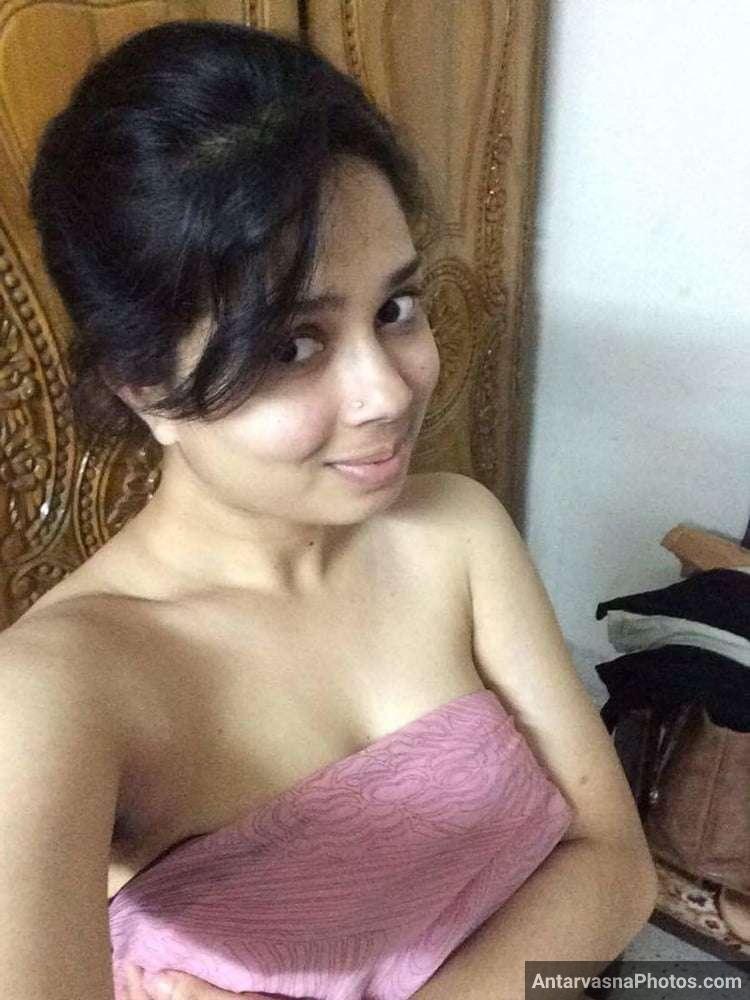 https://www.antarvasnaphotos2.com/wp-content/uploads/2021/08/sexy-marathi-big-boobs-bhabhi-girlfriend-selfies-50.jpg