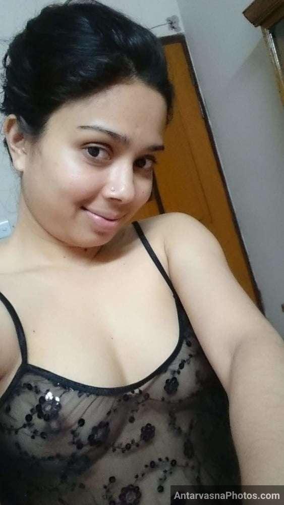 https://www.antarvasnaphotos2.com/wp-content/uploads/2021/08/sexy-marathi-big-boobs-bhabhi-girlfriend-selfies-52.jpg