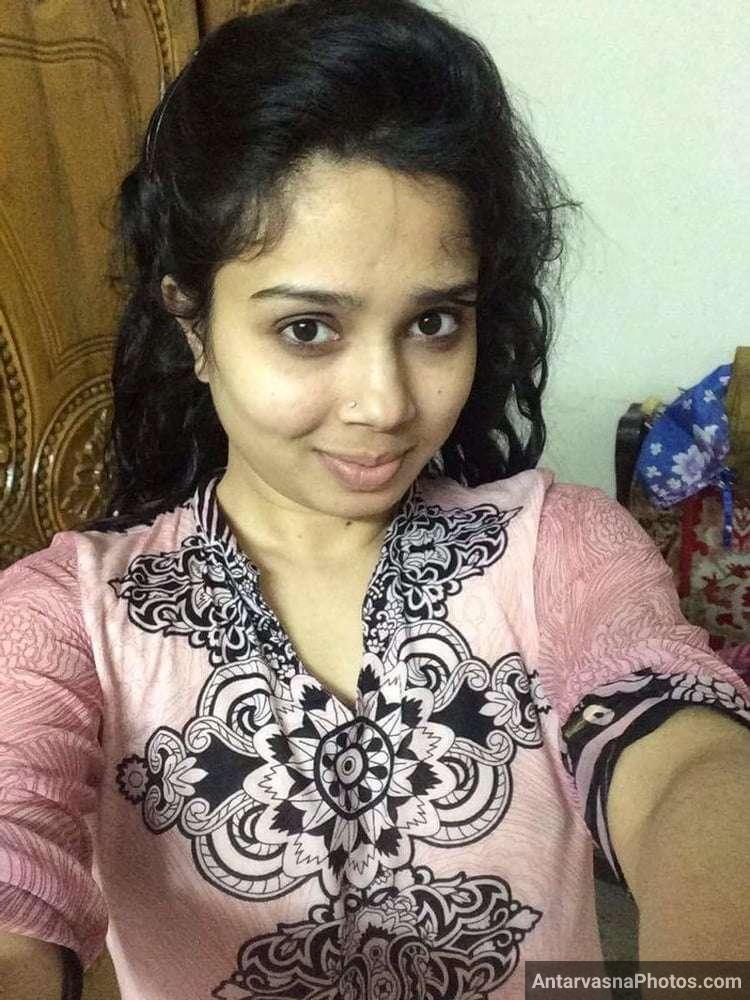 https://www.antarvasnaphotos2.com/wp-content/uploads/2021/08/sexy-marathi-big-boobs-bhabhi-girlfriend-selfies-54.jpg