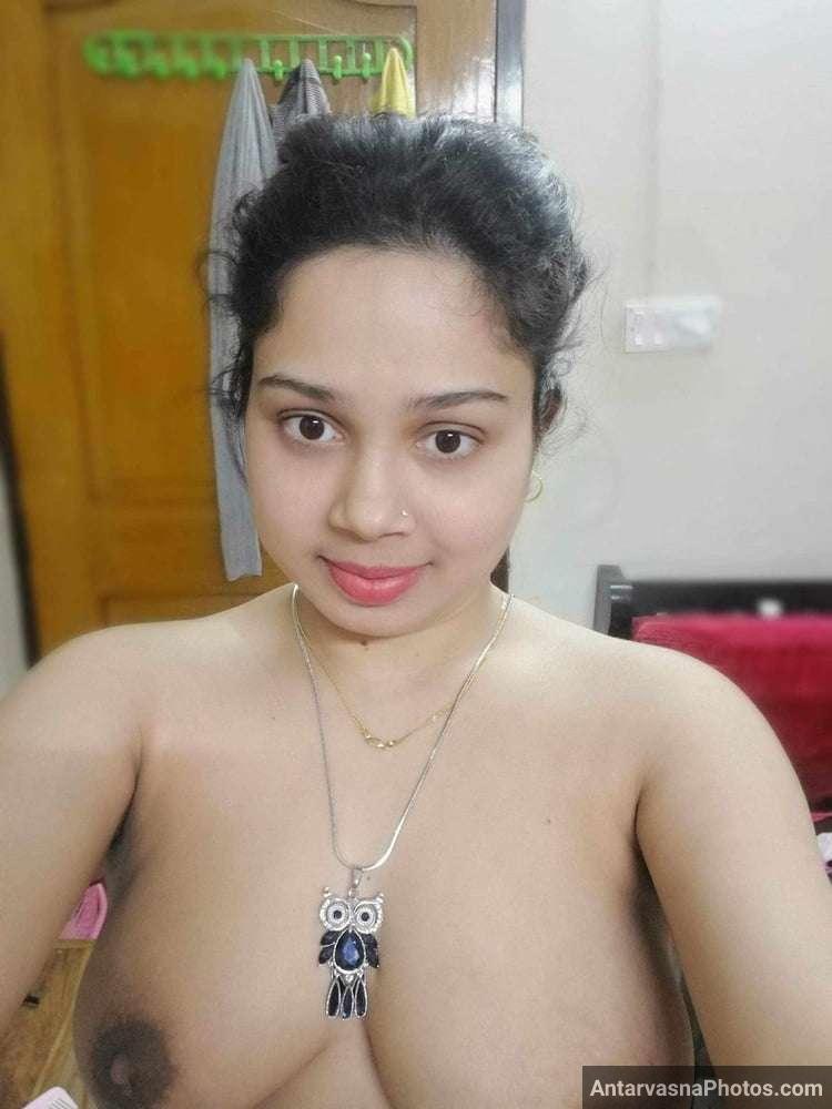 https://www.antarvasnaphotos2.com/wp-content/uploads/2021/08/sexy-marathi-big-boobs-bhabhi-girlfriend-selfies-60.jpg