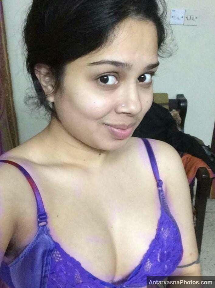 https://www.antarvasnaphotos2.com/wp-content/uploads/2021/08/sexy-marathi-big-boobs-bhabhi-girlfriend-selfies-73.jpg