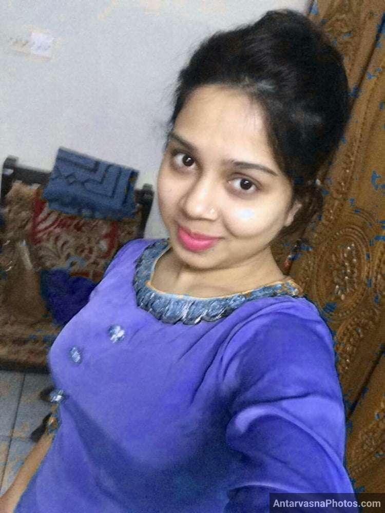 https://www.antarvasnaphotos2.com/wp-content/uploads/2021/08/sexy-marathi-big-boobs-bhabhi-girlfriend-selfies-80.jpg