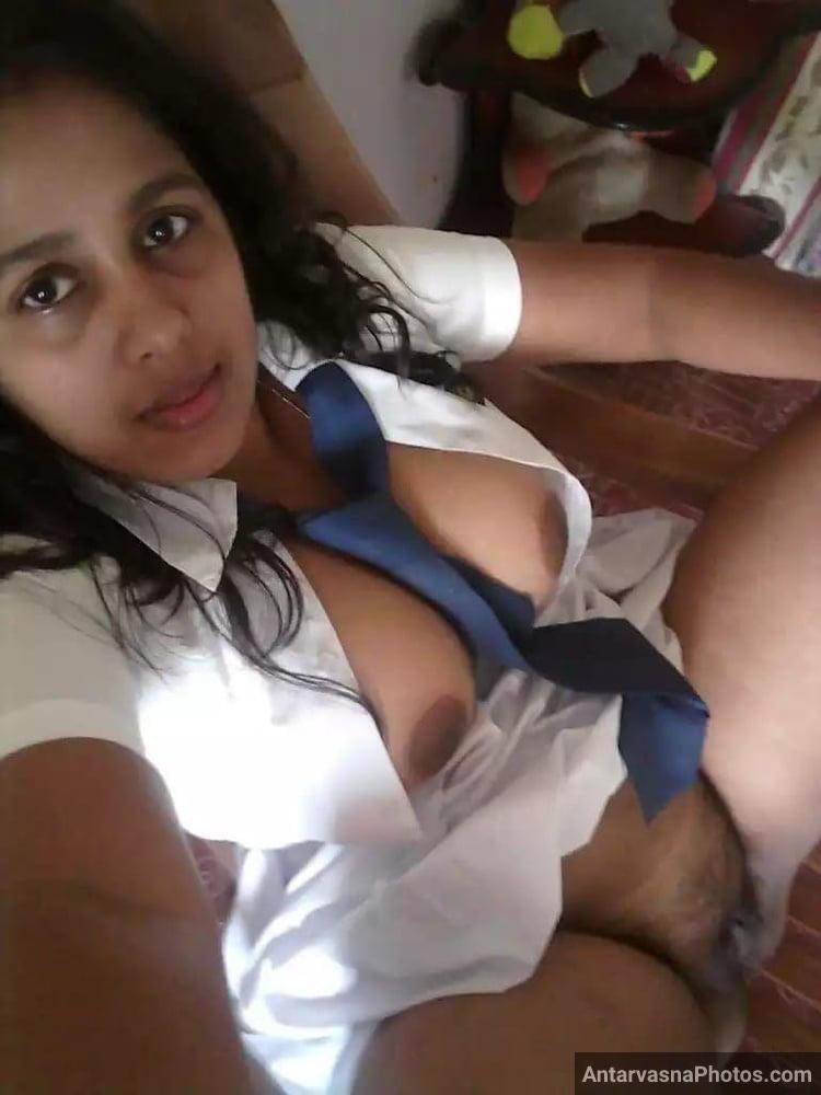 https://www.antarvasnaphotos2.com/wp-content/uploads/2021/09/cute-mallu-lady-poses-boobs.jpg