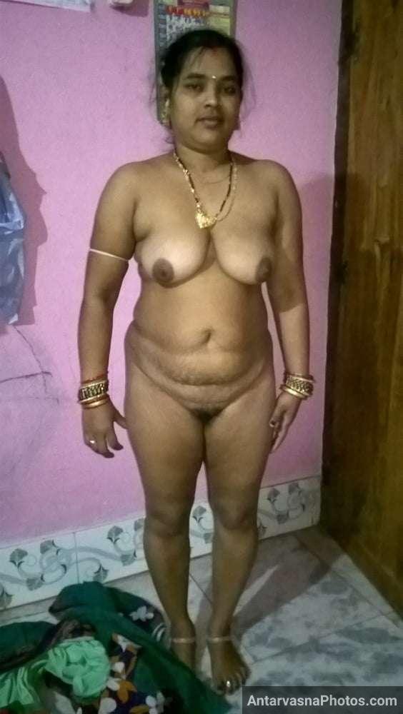 https://www.antarvasnaphotos2.com/wp-content/uploads/2021/09/indian-desi-aunty-blouse-blowjob-big-boobs-photo-18.jpg