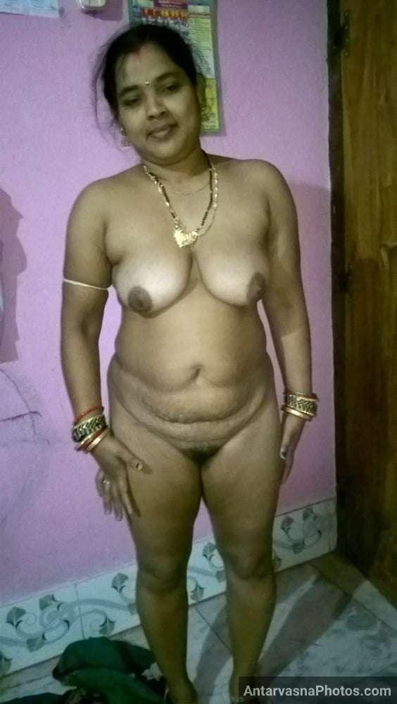 https://www.antarvasnaphotos2.com/wp-content/uploads/2021/09/indian-desi-aunty-blouse-blowjob-big-boobs-photo-34.jpg