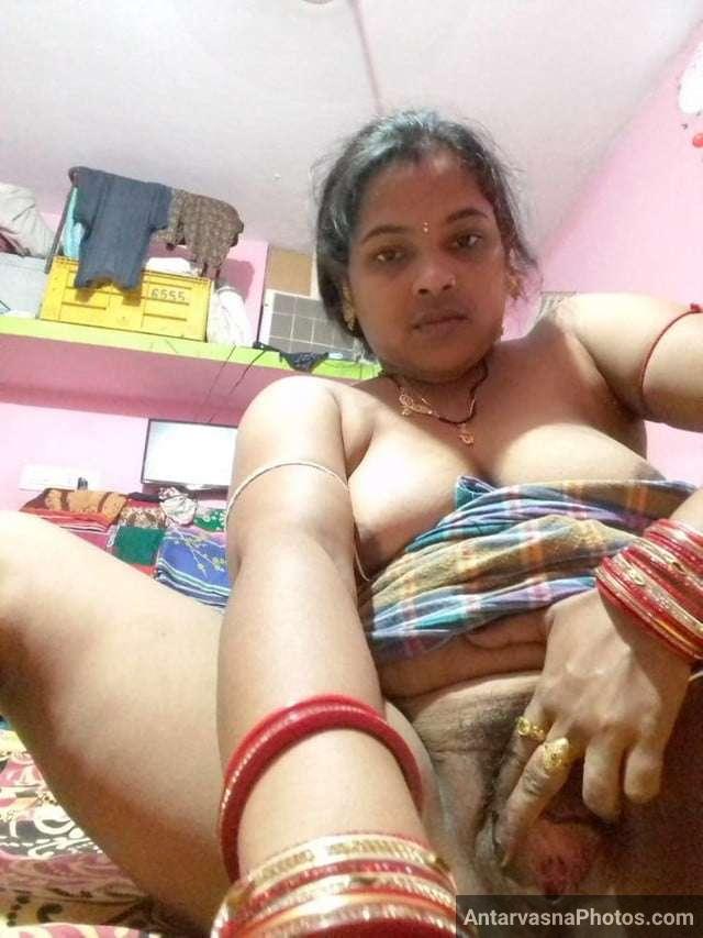 https://www.antarvasnaphotos2.com/wp-content/uploads/2021/09/indian-desi-aunty-blouse-blowjob-big-boobs-photo-35.jpg