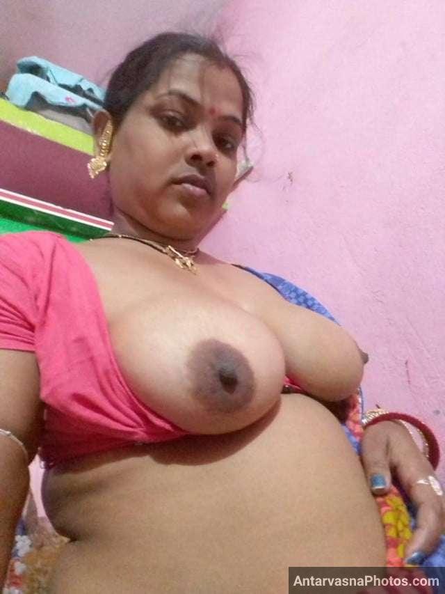 https://www.antarvasnaphotos2.com/wp-content/uploads/2021/09/indian-desi-aunty-blouse-blowjob-big-boobs-photo-36.jpg